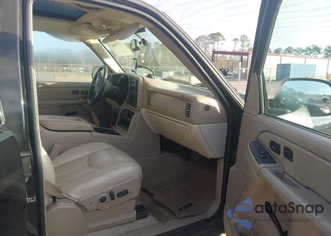 2005 Chevrolet Tahoe Z71 z USA, uszkodzony, nr VIN 1GNEK13TX5R154088